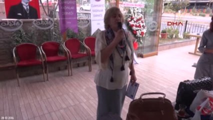 Kahramanmaraş 80 Yaşındaki Kadın, Söylediği Izmir Marşı Ile Herkesi Kendine Hayran Bıraktı