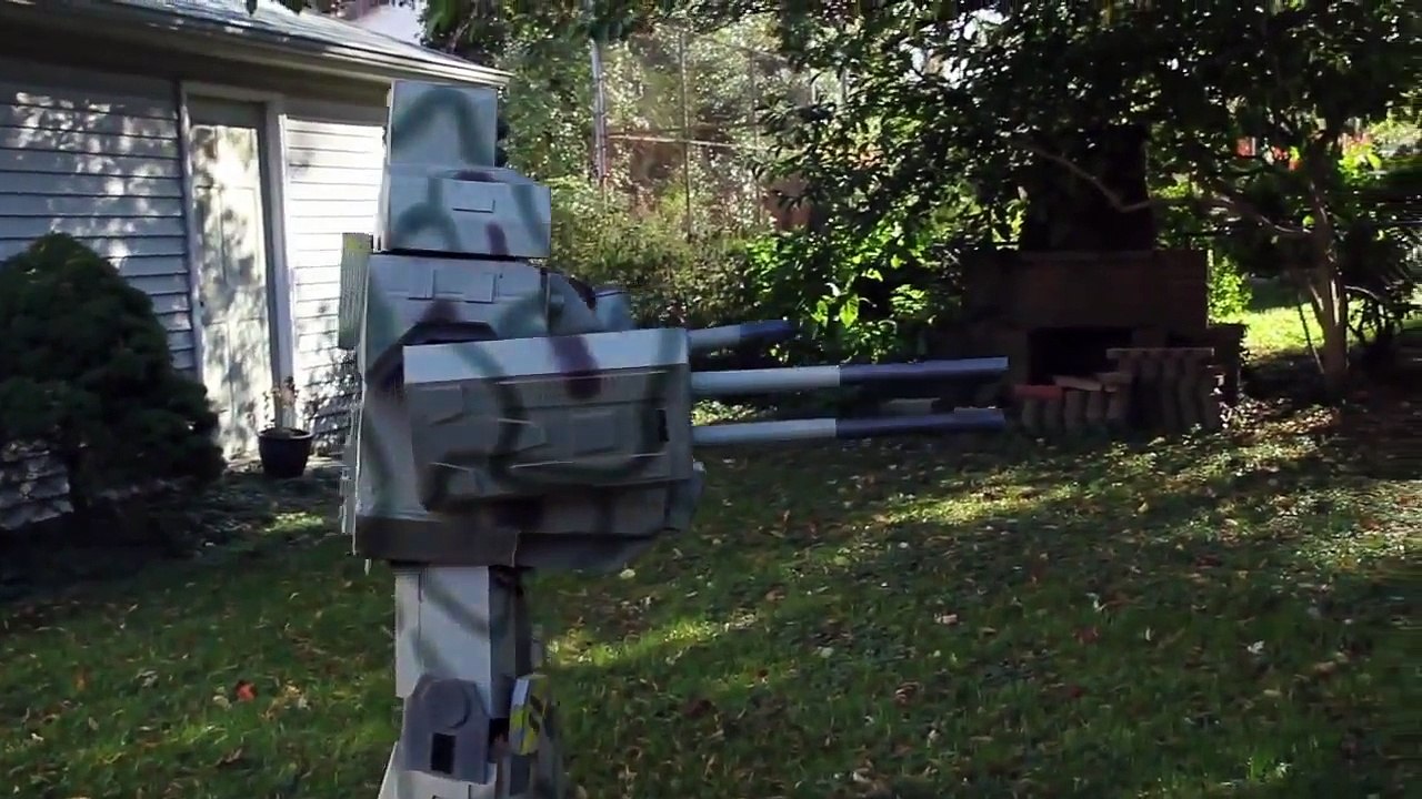 Le costume le plus impressionnant d'Halloween 2014 où le bébé est le pilote