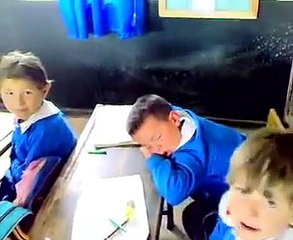 yorgunluktan uyumus cocuk ne yapsın