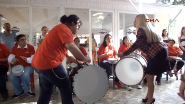 Mersin Down Sendromlu Çocuklar Cumhuriyet Bayramı'nda Eğlendi