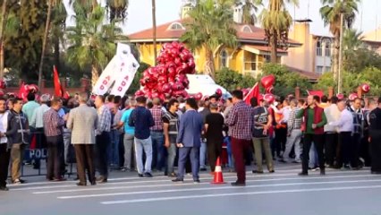 Adana'da 'Cumhuriyet Yürüyüşü' Düzenlendi