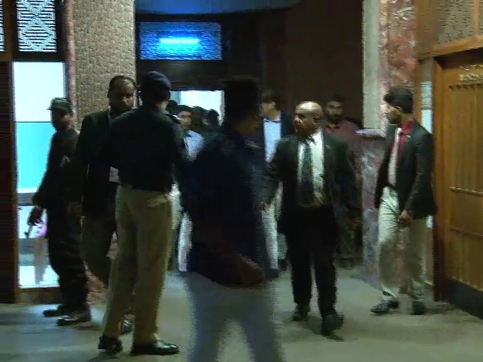 CM Sindh Syed Murad Ali Shah Visit Injured in Agha Hospital Karachi (29-oct-2016