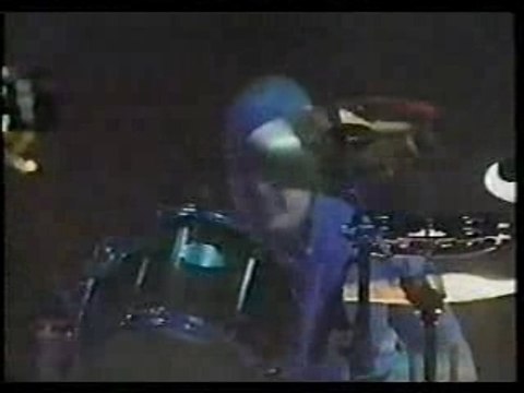 Radiohead - Climbing up the walls (1997)