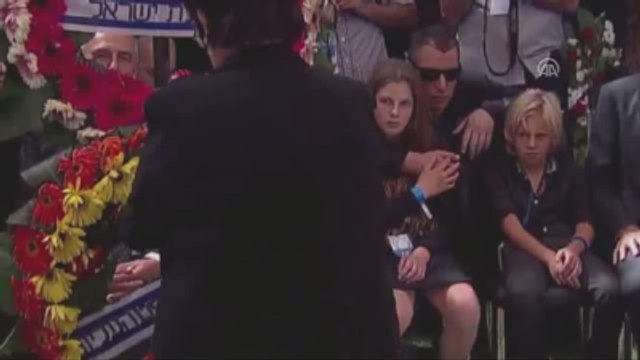 Eski İsrail Cumhurbaşkanı Peres Toprağa Verildi