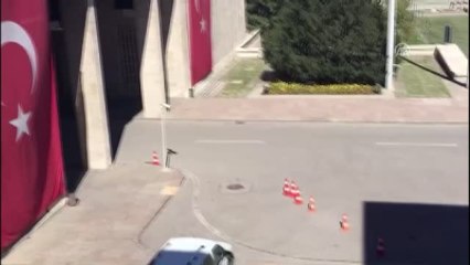 Bombalanan Meclis Yeni Yasama Yılına Hazırlanıyor