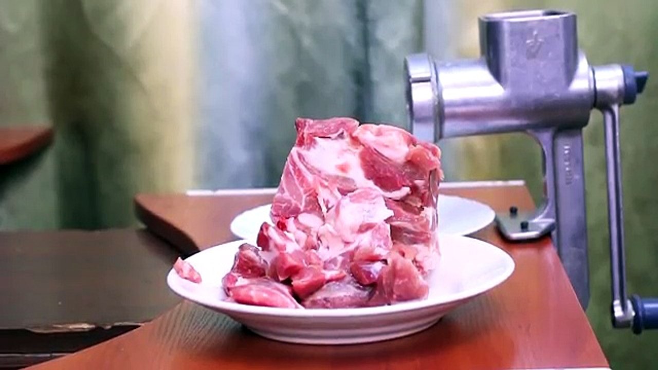 How to make an electric mincing machine.