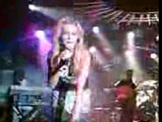 Tosi agapi etsi apla pos na xa8ei live stin Adelaida