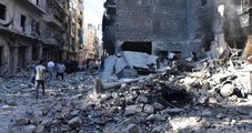 Halep'te Yerleşim Yerine Deprem Etkisine Yol Açan Bombalarla Saldırıldı, 30 Kişi Öldü