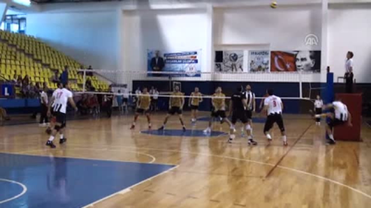 Voleybol: Mobilya Kupası Ziraat Bankası: 3 - Beşiktaş: 0 - Bursa