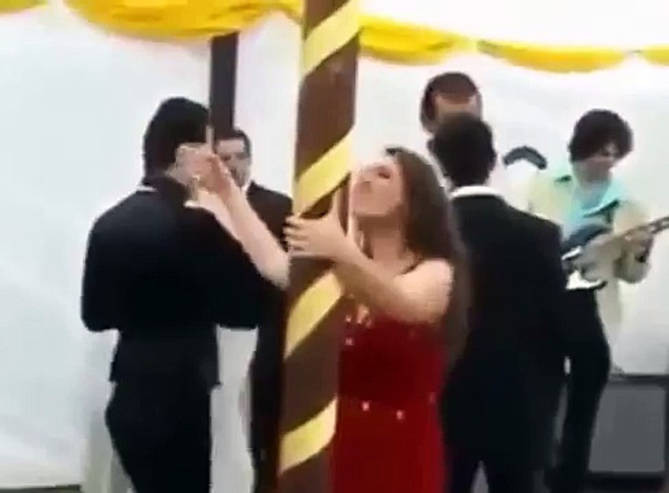 This girl dance is Insane - Most amazing whatsapp video