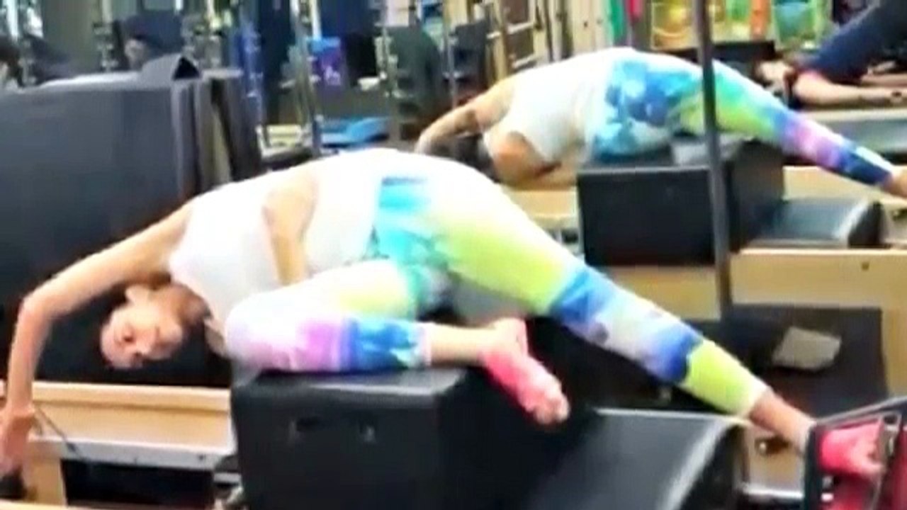 Bollywood Actresses Sexy Work Out - Deepika Padukone