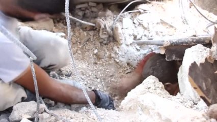 Enkaz Altında Kalan Bir Kişi Kurtarıldı