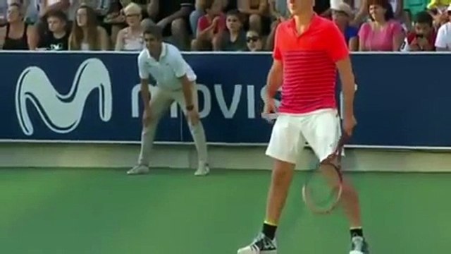 Rafael Nadal Stops Tennis Match as Distraught Mother Looks for her Little Girl Lost in the Crowd