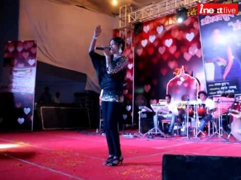 'Saree Ke Fall Sa' fame singer Antara Mitra show in Meerut