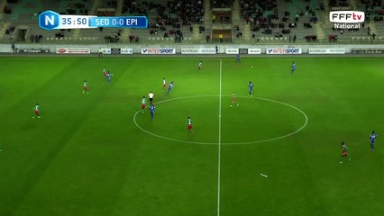 Beau centre repoussé en corner