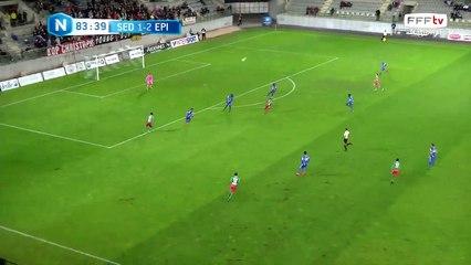 Gros cafouillage à l'entrée de la surface spinalienne, qui amènera un coup franc pour les sedannais