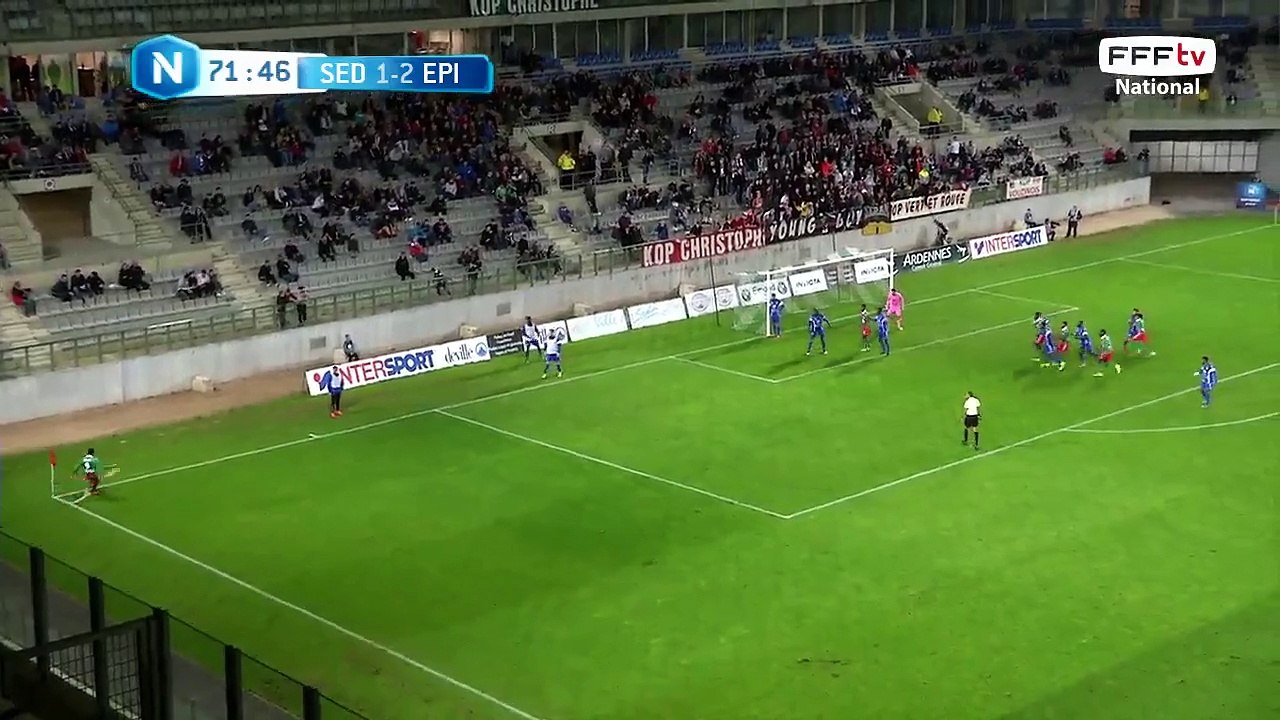 Corner d'Omrani, dégagé puis bien repris par Le...