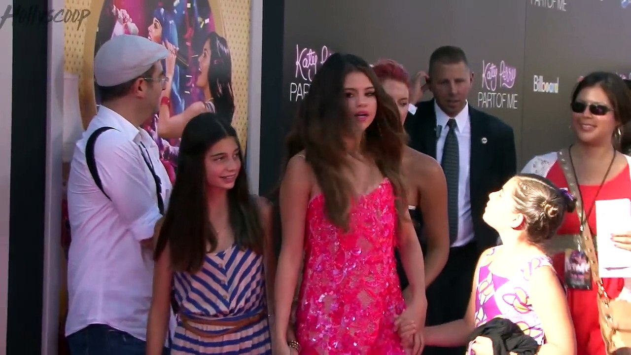 Selena Gomez Changes Her Phone Number & BLOCKS Justin Bieber