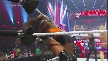 WWE RAW   Divas Battle Royal (720p)