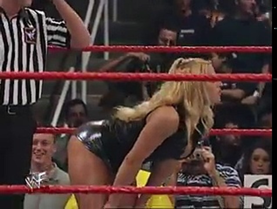 Trish vs Lita (2) (2)