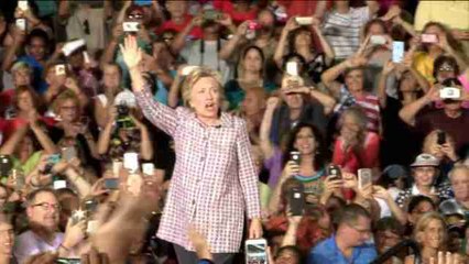 Clinton recrimina a Trump sus ataques a Alicia Machado desde Twitter