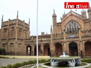 What's unique about Sampurnanand Sanskrit University building