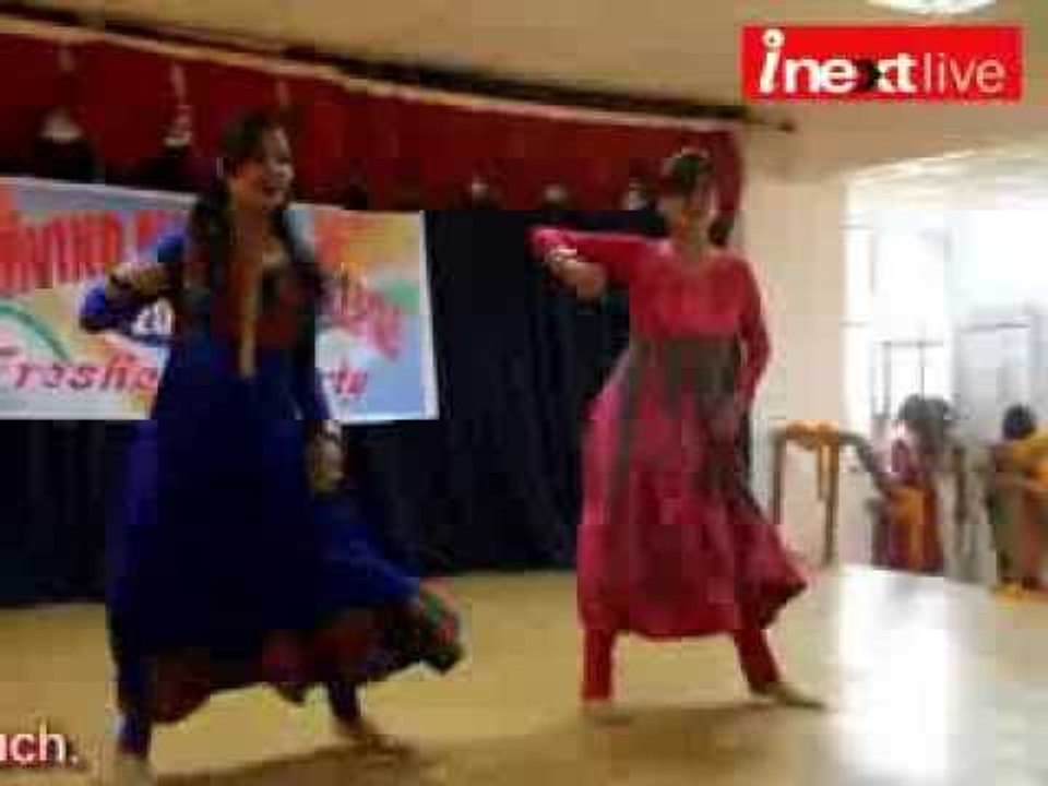 Hot Freshers' Party at Arvind Mahila College