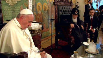 Georgia: Orthodox priests snub pope visit