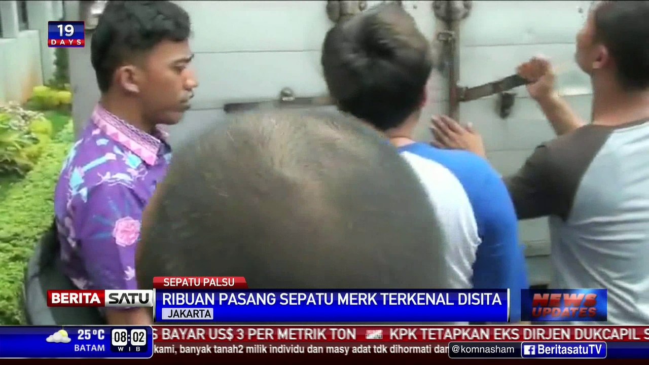 Polda Metro Jaya Sita Ribuan Sepatu Palsu Merek Terkenal