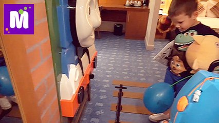 ВЛОГ Макс и Катя на машине к Томасу Мороженое из МакДональдса Kit Kat и OREO отель как в мультике Томас и Друзья 2016