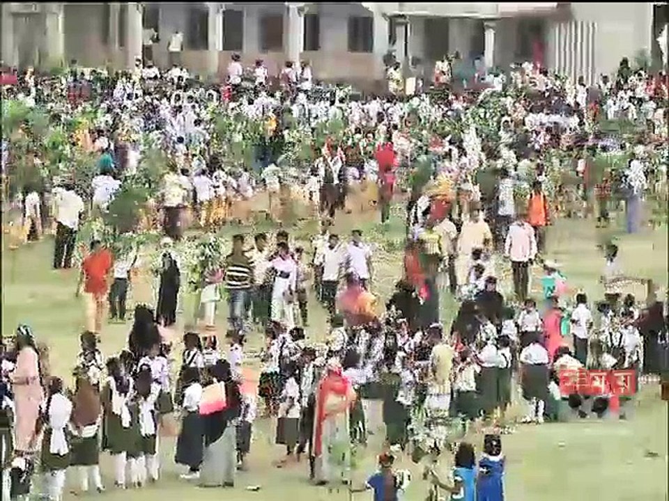 ত্রিশালে পরিবেশ রক্ষায় শিক্ষার্থীদের মাঝে গাছের চারা বিতরণ