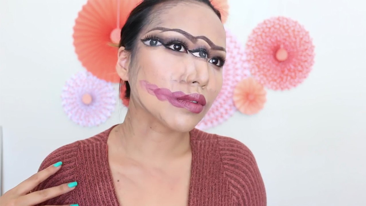 Cette femme créer une illusion d'optique avec du maquillage.. Troublant !