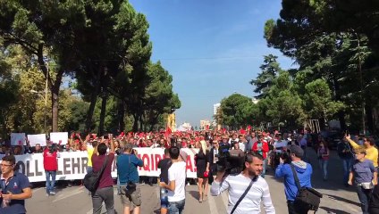 protesta kunder importit te plehrave