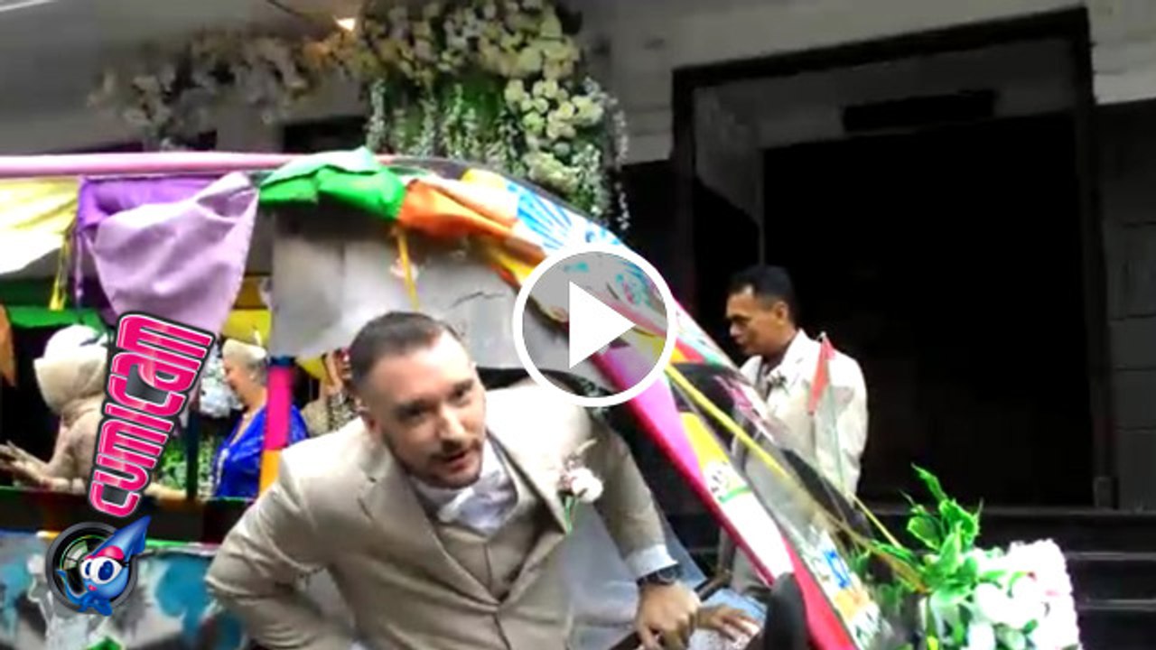 Jono Eks Gbs Menikah Diarak Odong odong - Cumicam 01 Oktober 2016