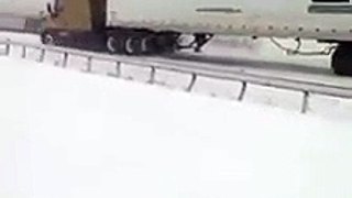 Авария грузовиков в Америке