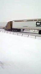 Авария грузовиков в Америке