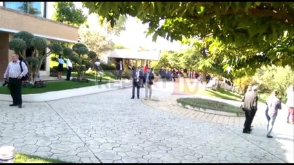 Report TV - Koço Kokëdhima i vetmuar në Asamblenë e PS