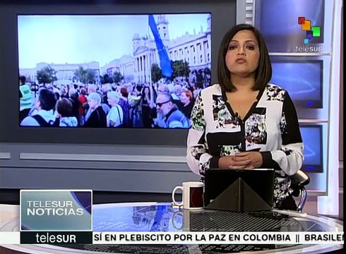 Manifestantes piden un trato humano para refugiados en Hungría