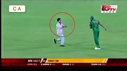 A fan enter the ground to meet Mashrafe Mortaza