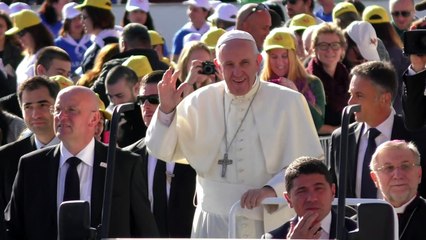 Géorgie: le pape célèbre une messe à Tbilissi