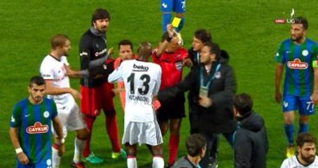 Faulü Çalınmayan Tolgay Sinirlenip Cüneyt Çakır'ın Üzerine Yürüdü
