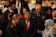 Yıldırım ve Akar'ın Eşlerinden Resepsiyonda Samimi Sohbet
