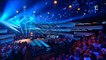 Céline Dion craque et fond en larmes hier soir sur France 2 dans le "Grand Show"