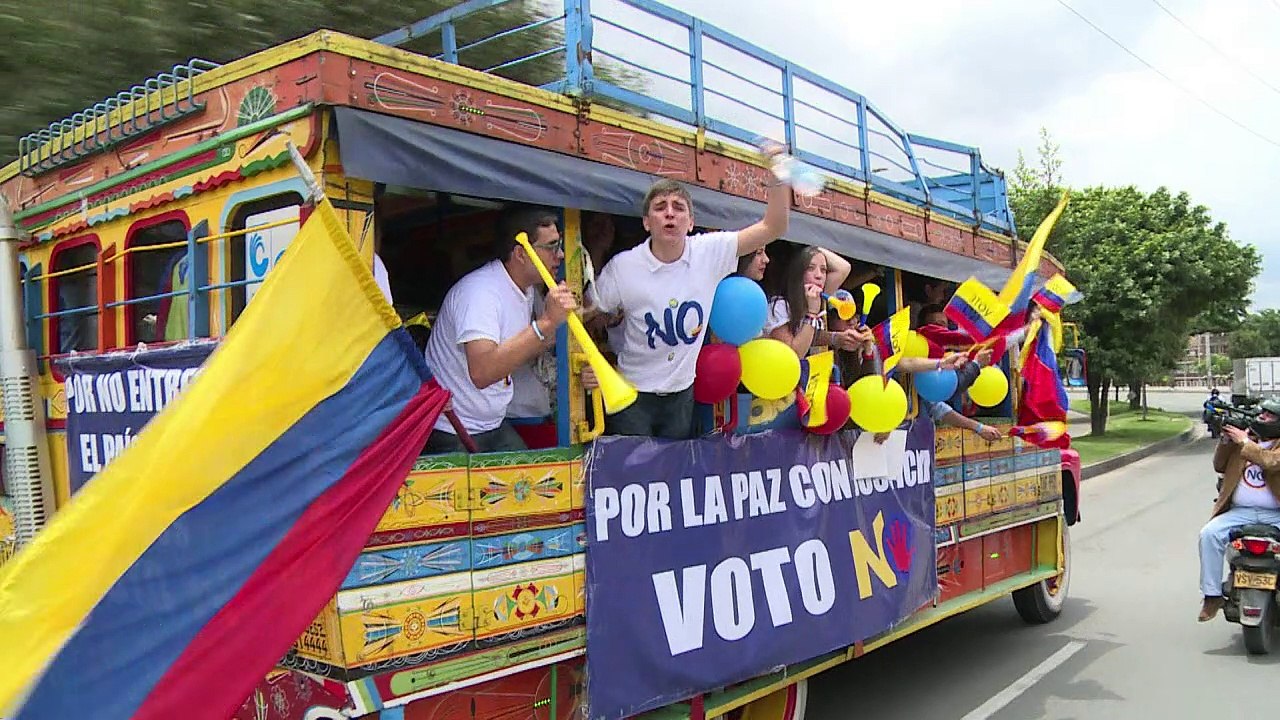 Manifestação contra o pacto de paz na Colômbia