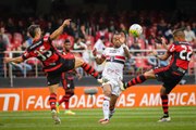 São Paulo e Flamengo empatam sem gols no Morumbi
