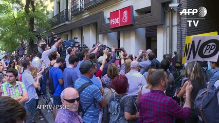 Líder socialista espanhol renuncia