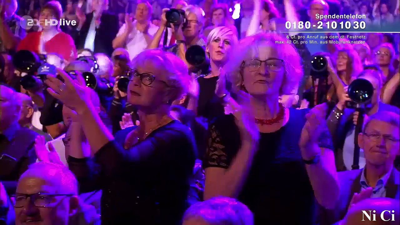 Andrea Berg -  Ich werde lächeln, wenn du gehst & Hitmedley (Willkommen bei Carmen Nebel 2017)