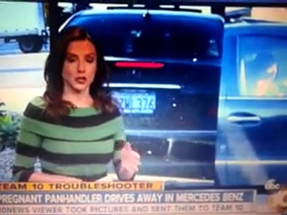 California pregnant woman begging with his son