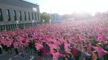 Un clapping impressionnant des 11.000 participantes à La Lorientaise !