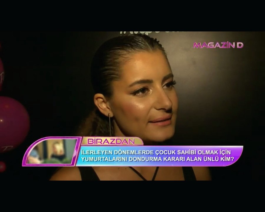 Atiye Deniz Kaslarını Sergiledi